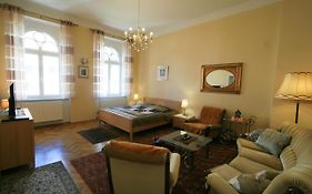 Apartment No. 20 Jaltska 3